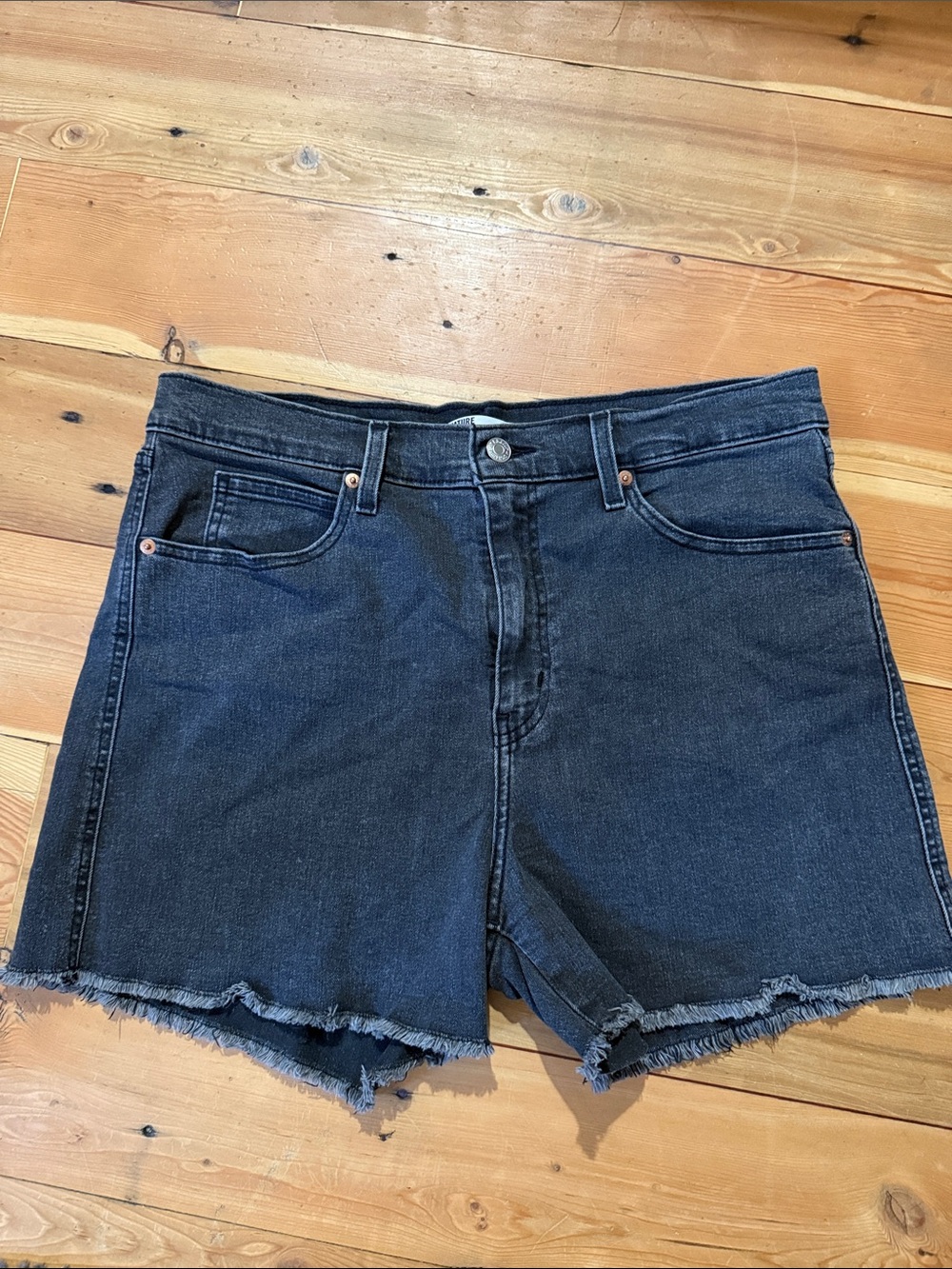 Levi's Shorts Women’s 12 Lunar‎ Black Heritage High Rise Shorts